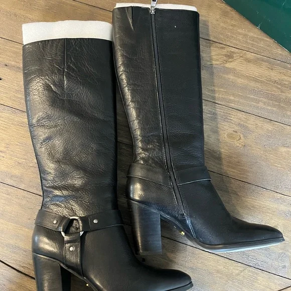 Ralph Lauren black heeled boots. - Picture 6 of 8